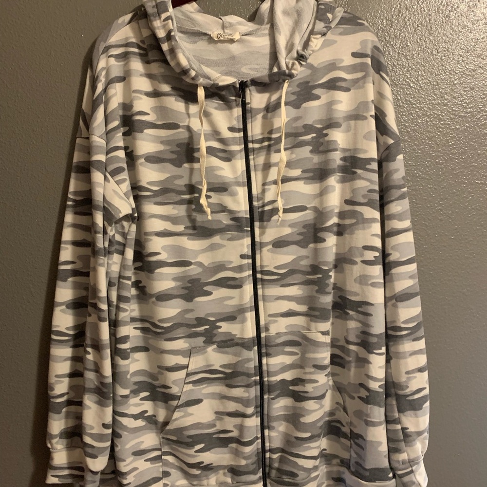 Blumin grey/white camo zip up hoodie